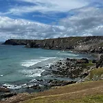 16 Atlantic Reach